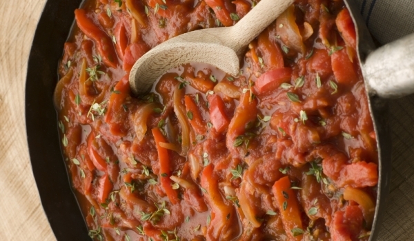 Печени чушки в доматен сос