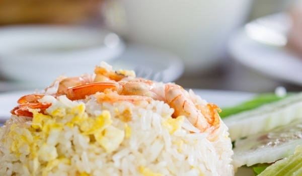 Ориз със скариди и яйца