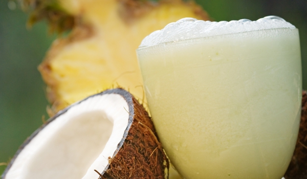 Газиран коктейл с кокос и ананас