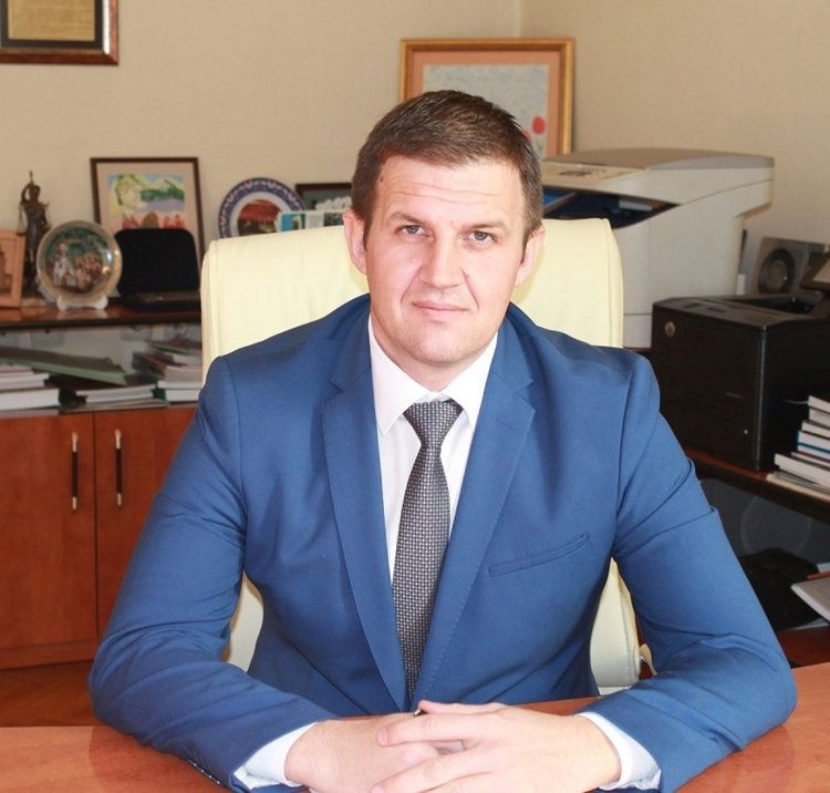 Областният  на Хасково  поздрави медиците в региона за професионалния им празник