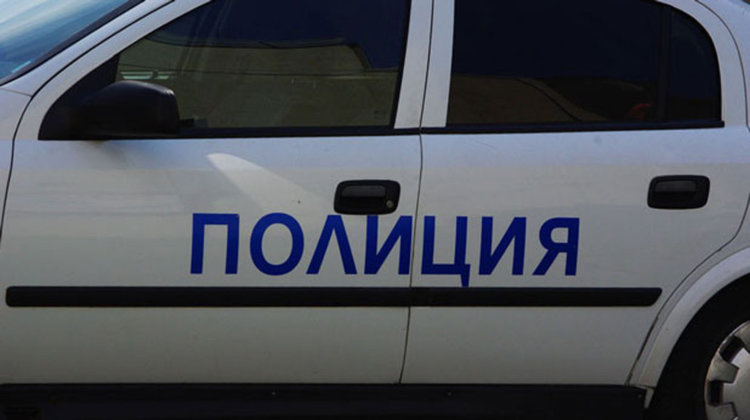 Пешеходка със счупена ръка, други две катастрофи с щети 