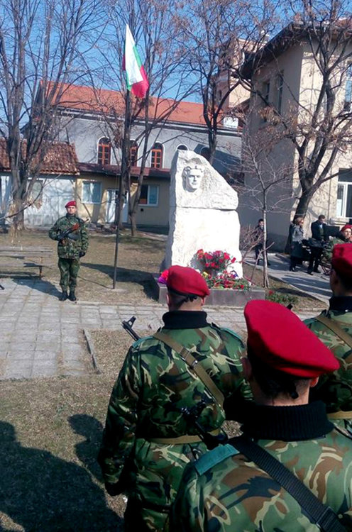 С възспоменателно поклонение Асеновград почете паметта на Апостола 