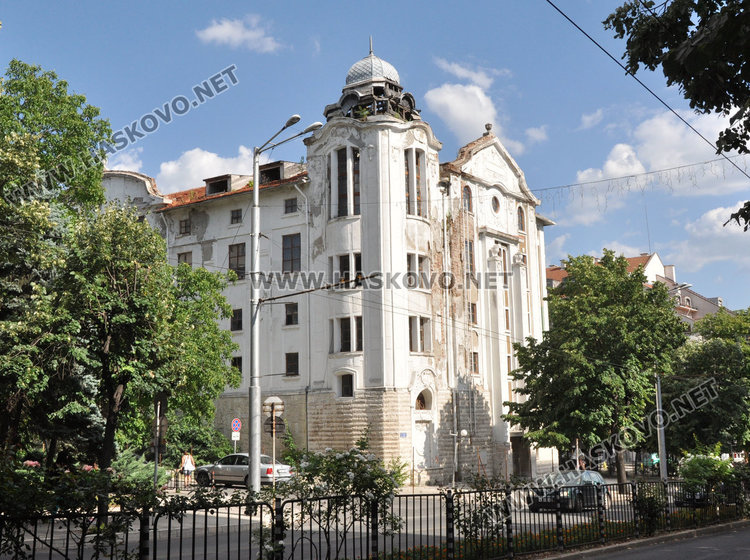 Съдия-изпълнител продава магазин Марса за 300 бона