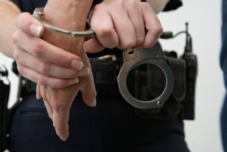 Задържаха кърджалиец за домашно насилие