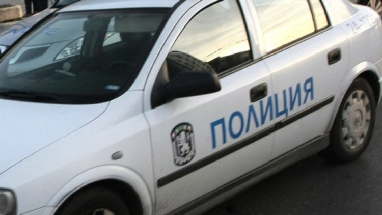 Моторист е в болница след челен сблъсък на пътя Асеновград - Бачково