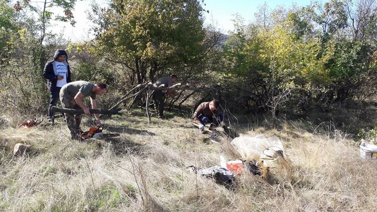 Във Воден отстреляха най-голямото прасе за сезона с късметлийски патрон