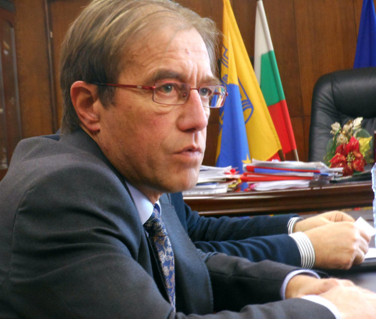 Кметът Караиванов: Нищо не е сравнимо със загубата на дете. Ще окажем пълно съдействие за разследването на инцидента с Васко