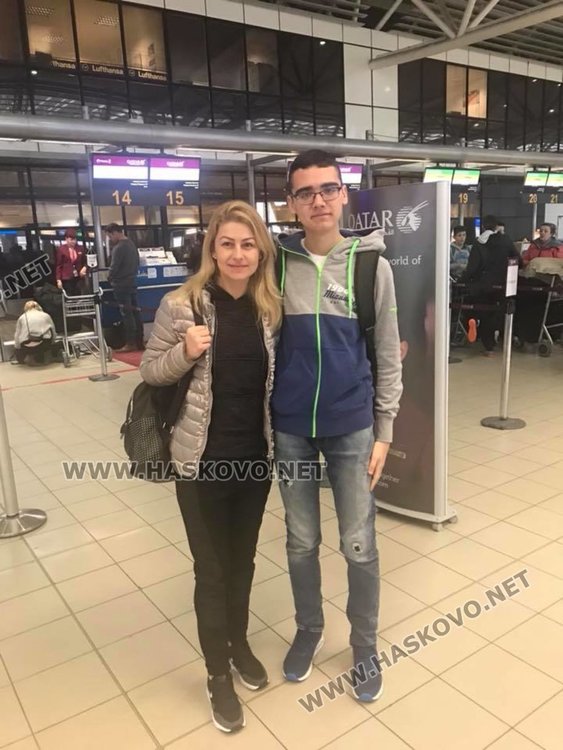 Нури Хасан от ПМГ представя Хасково на Тайландската международна олимпиада