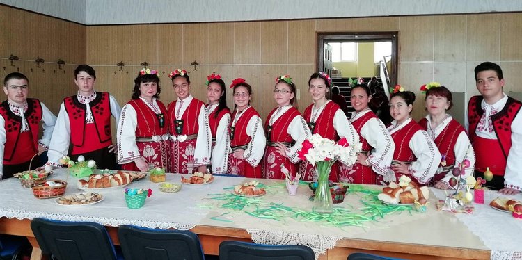 В Професионалната гимназия се изявиха танцьори и кулинари