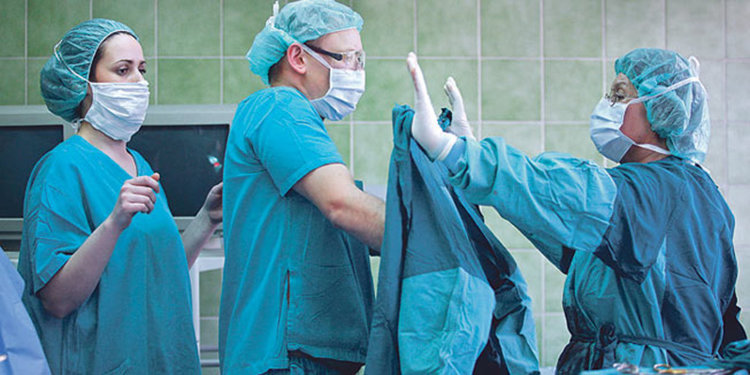 Здравна реформа: Закриват Фонда за лечение на деца и Комисията за лечение в чужбина