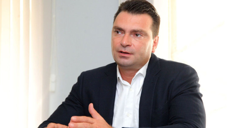 Червената истина: Напускането на БСП делегитимира работата на Народното събрание