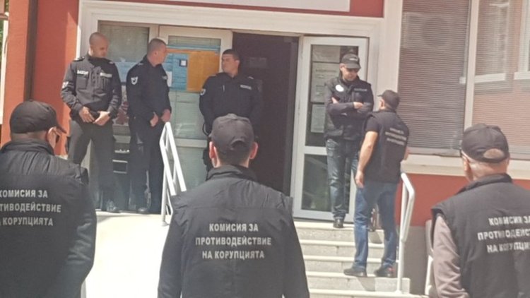 Кметът на Божурище уредил баща си с евтина земеделска земя