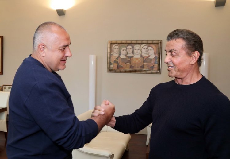 Премиерът се похвали във Фейсбук за срещата си  със Сталоун