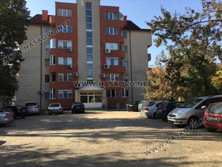 Изграждат нова детска площадка и стрийт фитнес в центъра на града за почти един милион лева