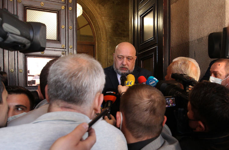 Премиерът Бойко Борисов отказа да приеме акциите на ПФК Левски