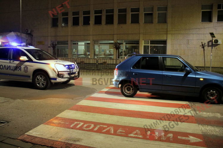 Двама пешеходци пострадаха в димитровградско