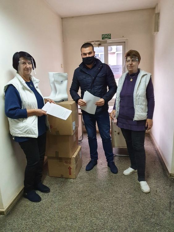 Ново дарение за Covid отделението в МБАЛ "Св.Екатерина" направиха днес съветниците от ГЕРБ