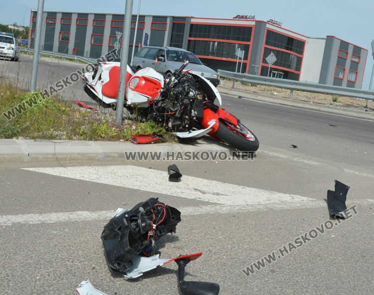 Катастрофиралият до „Язаки“ моторист бил с опасност за живота, откаран е в Пловдив