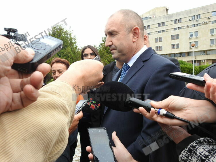 С антитурска и проруска реторика генерал Радев спечели безапелационно битката за „Дондуков“2