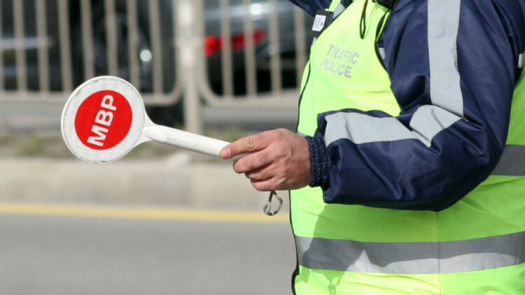 Двама са задържани от служители на Второ РУ