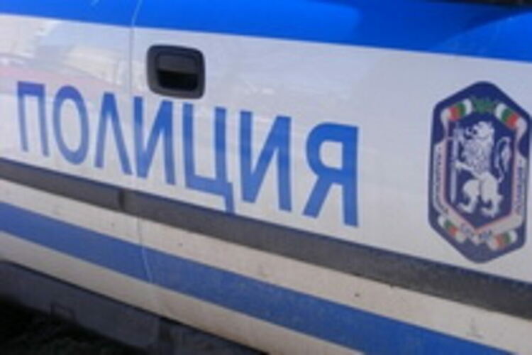  20-годишен потроши стъкло на автомат за плюшени играчки в Асеновград