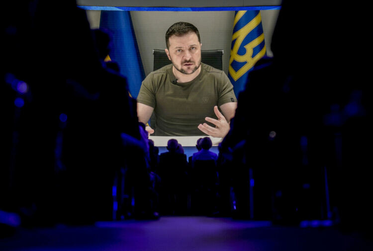 Зеленски: Украйна няма да даде своя територия на Русия в името на мирно споразумение