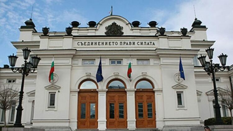 На закрито заседание изслушват министри Заков и Рашков за самолета нарушител