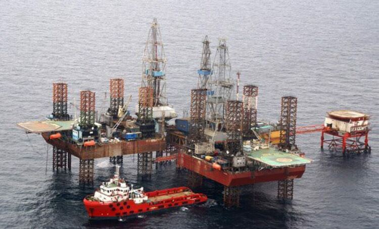 Украйна удари нефтени платформи в Черно море