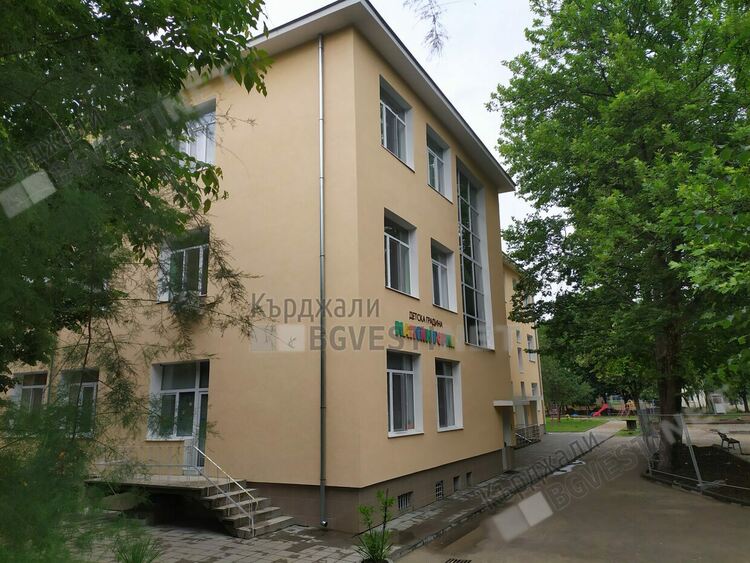 Взрив на недоволство в детска градина „Максим Горки” в Кърджали, искат смяна на директорката