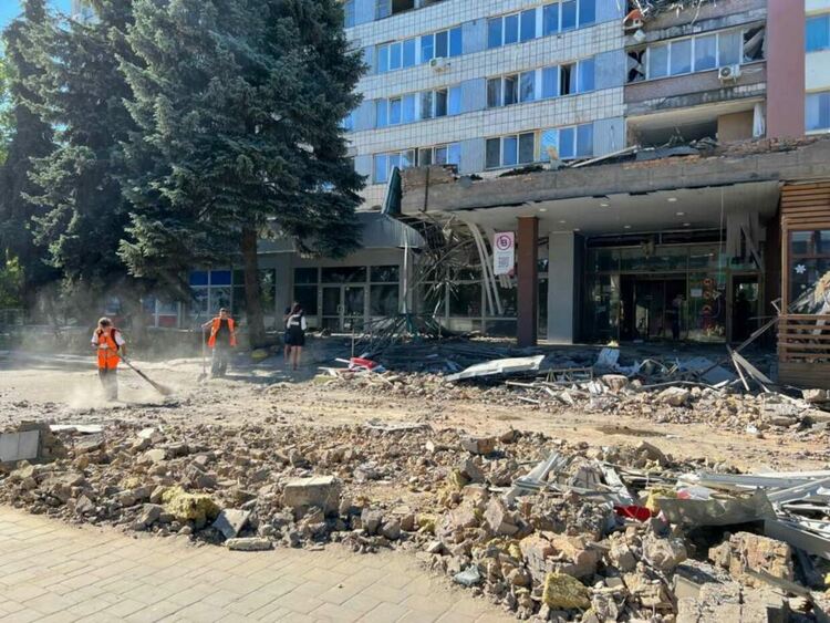 Ракетен обстрел по Николаев, трагедия във Виница