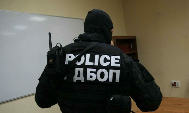 Три бързи производства за управление на автомобили след употреба на алкохол са започнати в Брезник и Перник
