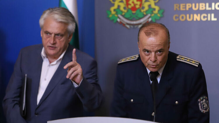 Тенчо Тенев се закани да съди Демерджиев