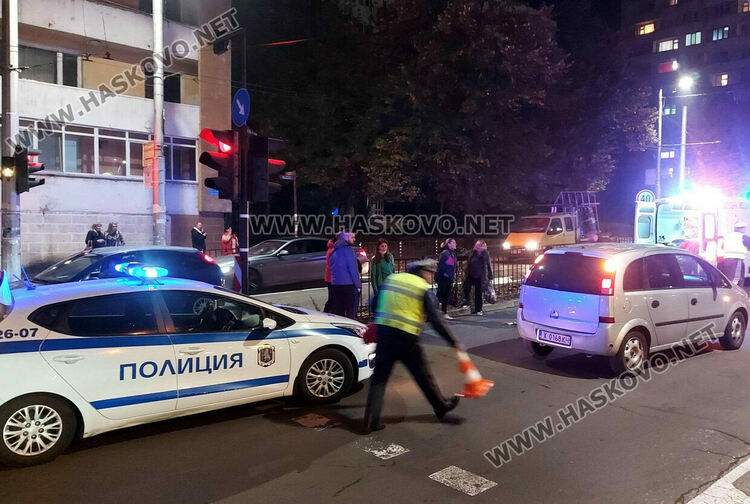 Опел блъсна жена на кръстовището на „Раковски“ и „Дунав“