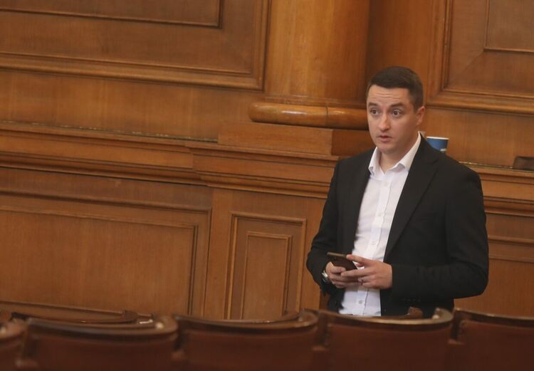Изключиха Явор Божанков от ПГ на БСП