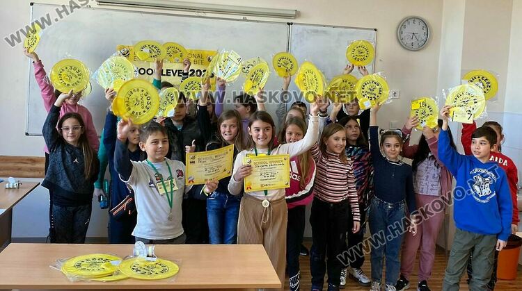 Двама представители на училище „Св.Иван Рилски“ на регионалния кръг по Spelling Bee