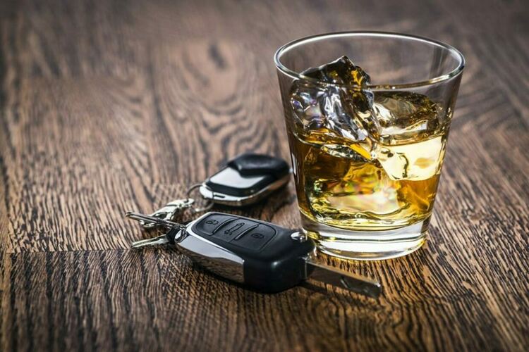Две бързи производства за управление на автомобили след употреба на алкохол са започнати в Перник и Радомир