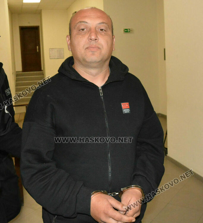 Оставиха в ареста мъжа, пребил и ограбил жена си
