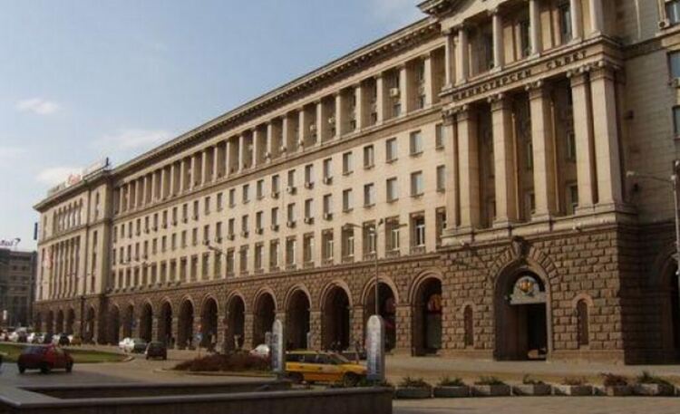 МОН обяви датите на ваканциите и изпитите през новата учебна година