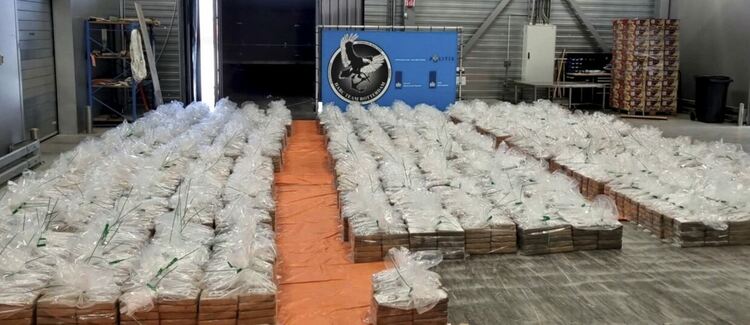  Близо 14 тона наркотици бяха конфискувани за ден в Еквадор