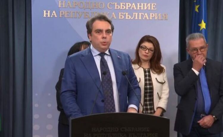 Сглобката оцеля, разбраха се за бюджета, руския петрол и газа