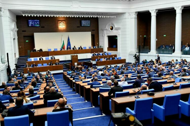 Забраняват продажбата на ароматизирани "бездимни" цигари