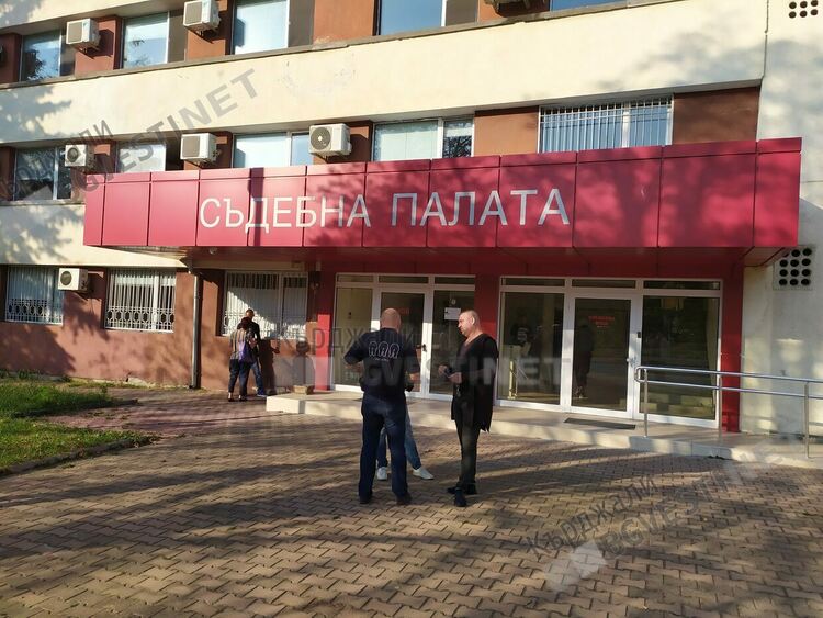 Частен съдебен изпълнител посегна на детските надбавки на длъжница в Кърджали,  взе й социалните помощи