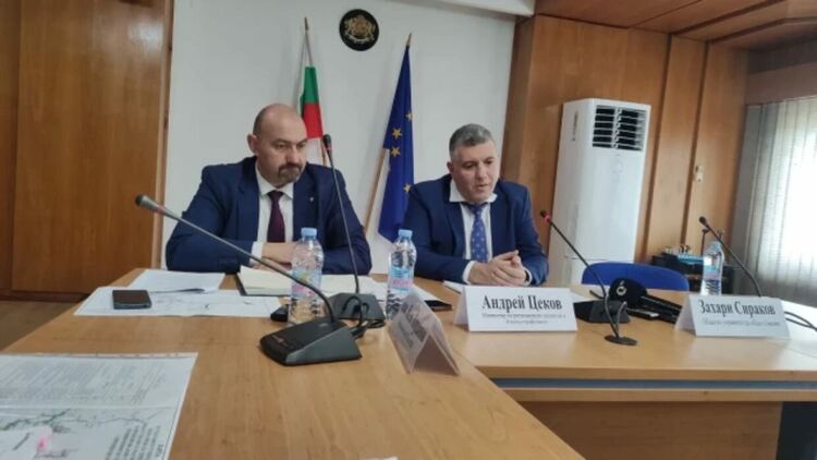Регионалният министър за срутищата,свлачищата, санирането и пътищата в Смолянско / ВИДЕО/