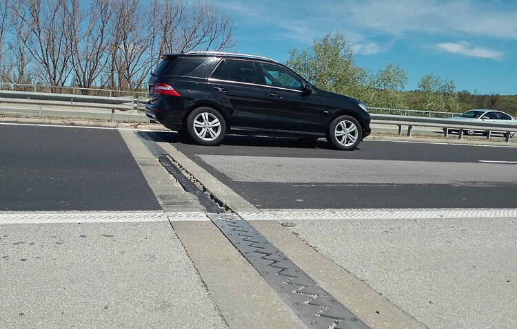 Фуги на два моста по АМ „Марица“, отворени със сантиметри, чакат ремонт