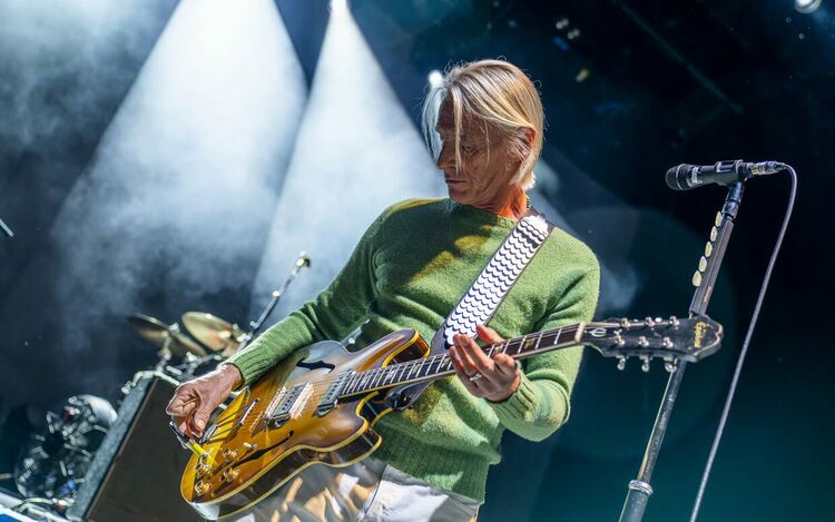 Новият албум на Paul Weller включва колаборации със Suggs (Madness), Bobby Gillespie (Primal Scream) и Noel Gallagher (ex- Oasis).