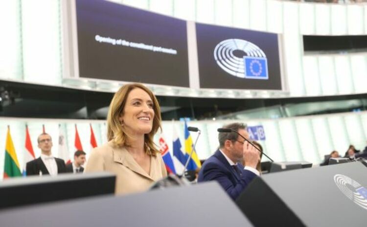 Роберта Мецола - новият стар председател на Европейския парламент