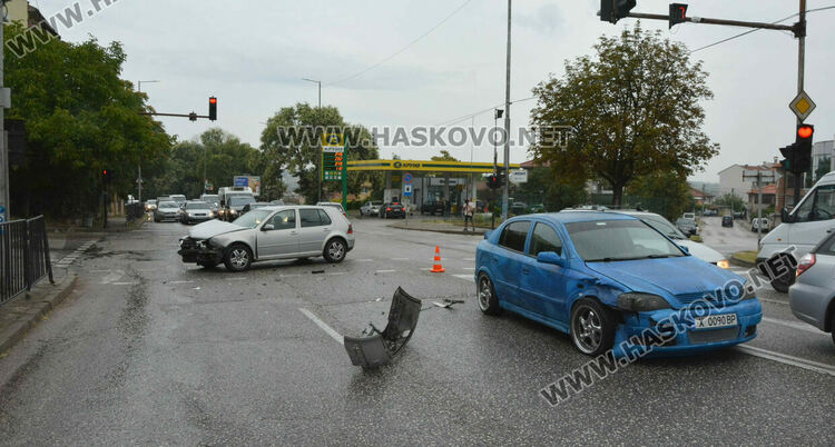 19-годишна водачка пострада при катастрофа на Кърджалийска
