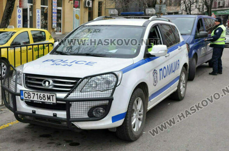 Задържаха двама с наркотик в Хасково и Димитровград