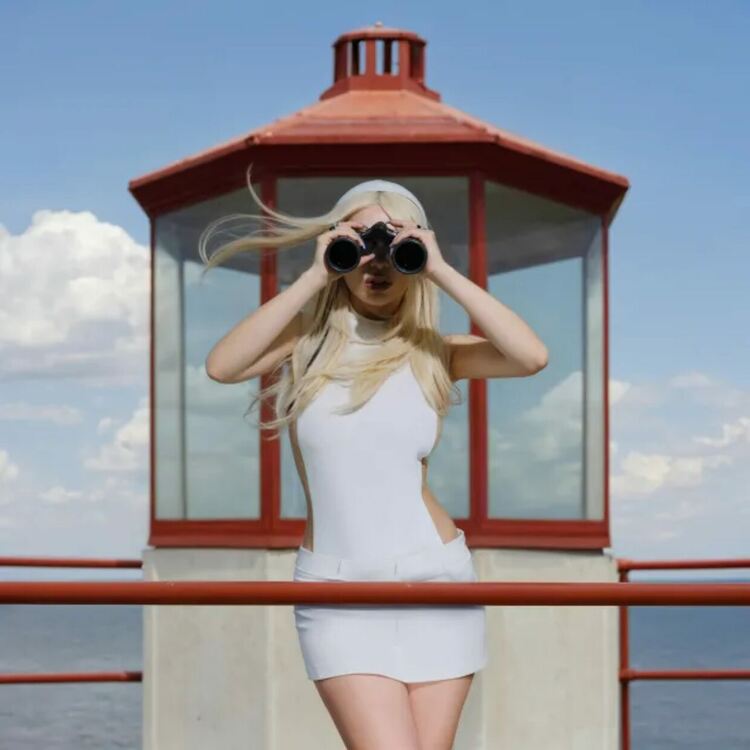 Ava Max разкри нов сингъл