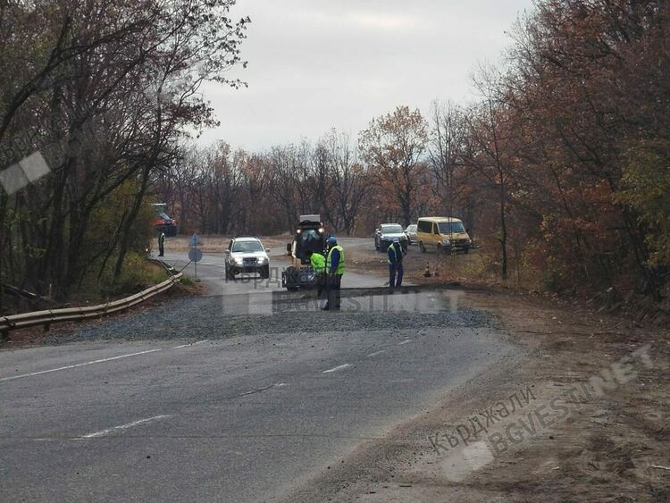 Пътното платно на шосето за Асеновград в участъка на свлачището край с.Даскалово е почти възстановено